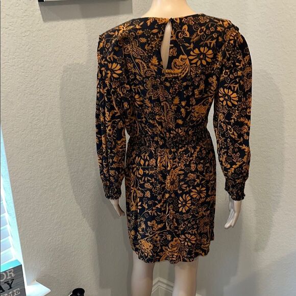 Zara-Elegant Black and Gold Patterned Dress - Picture 3 of 5